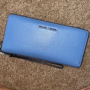 NWT Michael Kors wristlet